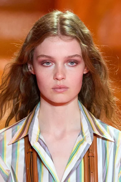 Look 27